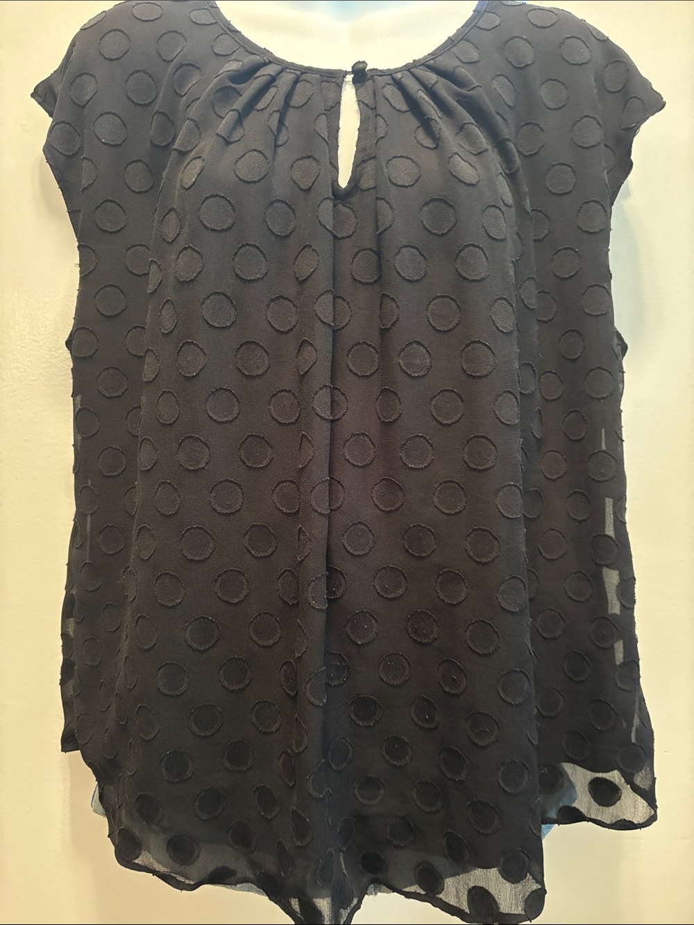 LC Lauren Conrad Black Textured Dot Cap Sleeve Blouse